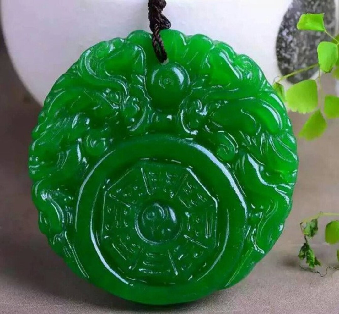New Natural AAA Jadeite Jade Light Green Jade Good Luck Round Dragon