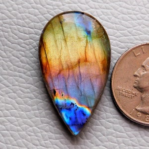 Gemma a forma di pera cabochon di labradorite viola multistrato AAA+++ molto rara e bella! Labradorite viola! Cabochon di labradorite multistrato! Pietra