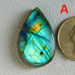 Cabochão de labradorita natural multifogo atacado lote de pedras preciosas de labradorita qualidade AAA tamanho misto pedra de labradorita, cabochão de labradorita azul