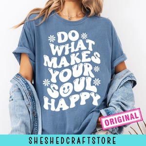 Haz lo que te haga feliz SVG, SVG retro, SVG genial, Cita inspiradora, SVG positivo, SVG de amor propio, SVG hippie, SVG de salud mental imagen 3