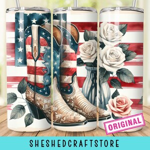 4 juli Tumbler Seamless Wrap PNG Röd Vit och Blå Amerikansk Flagga Cowgirl Stövlar Sublimeringsdesign Nedladdningar, Slim 20oz Design Png