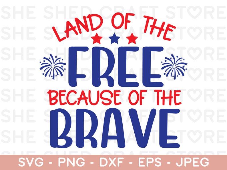 K&ouml;nnte beinhalten: Land of the Free Because of the Brave, ein patriotisches Design mit roten, wei&szlig;en und blauen Farben und Feuerwerk. Der Text ist in einer fetten, handgeschriebenen Schrift.