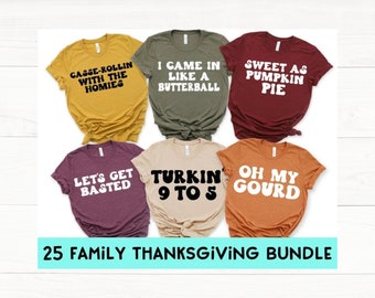 Puede incluir: Un conjunto de seis camisetas con temática de Acción de Gracias con diferentes lemas divertidos en texto blanco sobre camisetas de diferentes colores. Los lemas incluyen "Gasse-Rollin with the Homies", "I Came in Like a Butterball", "Sweet as Pumpkin Pie", "Let's Get Basted", "Turkin' 9 to 5", y "Oh My Gourd".