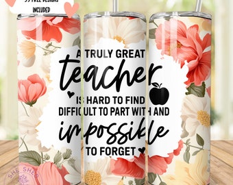 Puede incluir: Un vaso blanco con un diseño floral y el texto "Un gran maestro es difícil de encontrar, difícil de dejar y imposible de olvidar." El vaso tiene una tapa negra y una pajita.