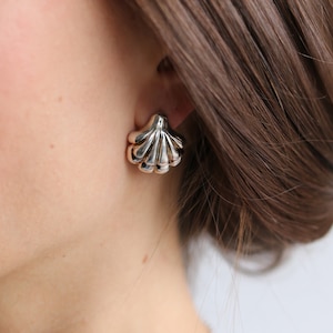 seashell stud silver earrings, ocean earrings, shell earrings, sea shell earrings, beach jewelry, gold shell stud earrings, mermaid core Silver