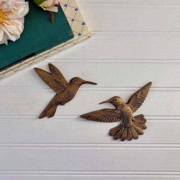 Vintage Style Gold Hummingbird Sculpture Wall Decor Set of Flying Birds Wall Hangings Hummingbird MCM Decor Gold Set of Birds for Gallery Wa