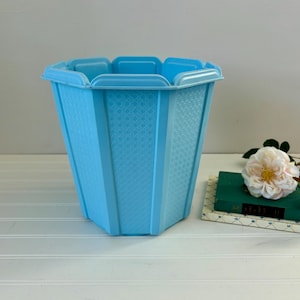 Vintage Blue Rubbermaid Trash Can Baby Blue Nursery Wastebasket Powder Blue Trash Recepticle for Bathroom Unique Pastel Blue Trash Can Decor