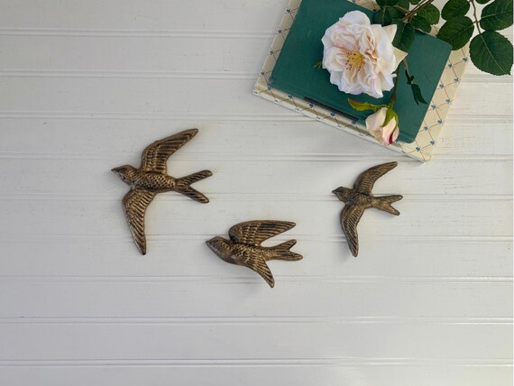 Vintage Style Gold Swallow Wall Decor Set of 3 Flying Bird Wall Hangings Three Swallow MCM Bird Wall Art Retro Bird Plaques for Gallery Wall