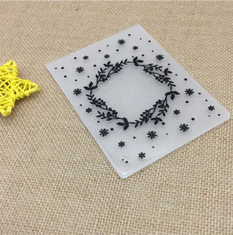 Plastic Template Stamp Card Making Decoration Wreath Leaves Xcut Embossing Folder for Scrapbooking /& Cardmaking
