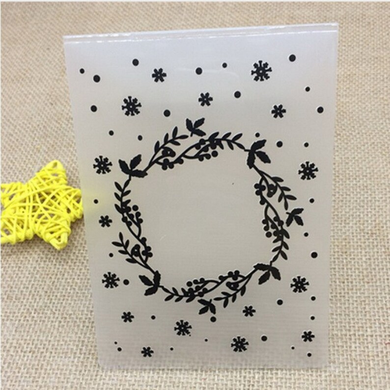 Plastic Template Stamp Card Making Decoration Wreath Leaves Xcut Embossing Folder for Scrapbooking /& Cardmaking