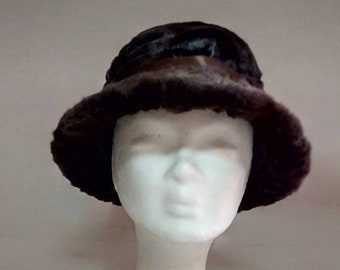 chapeau de fourrure, accessoires de fourrure, chapeau d’hiver de femme, chapeau de femme
