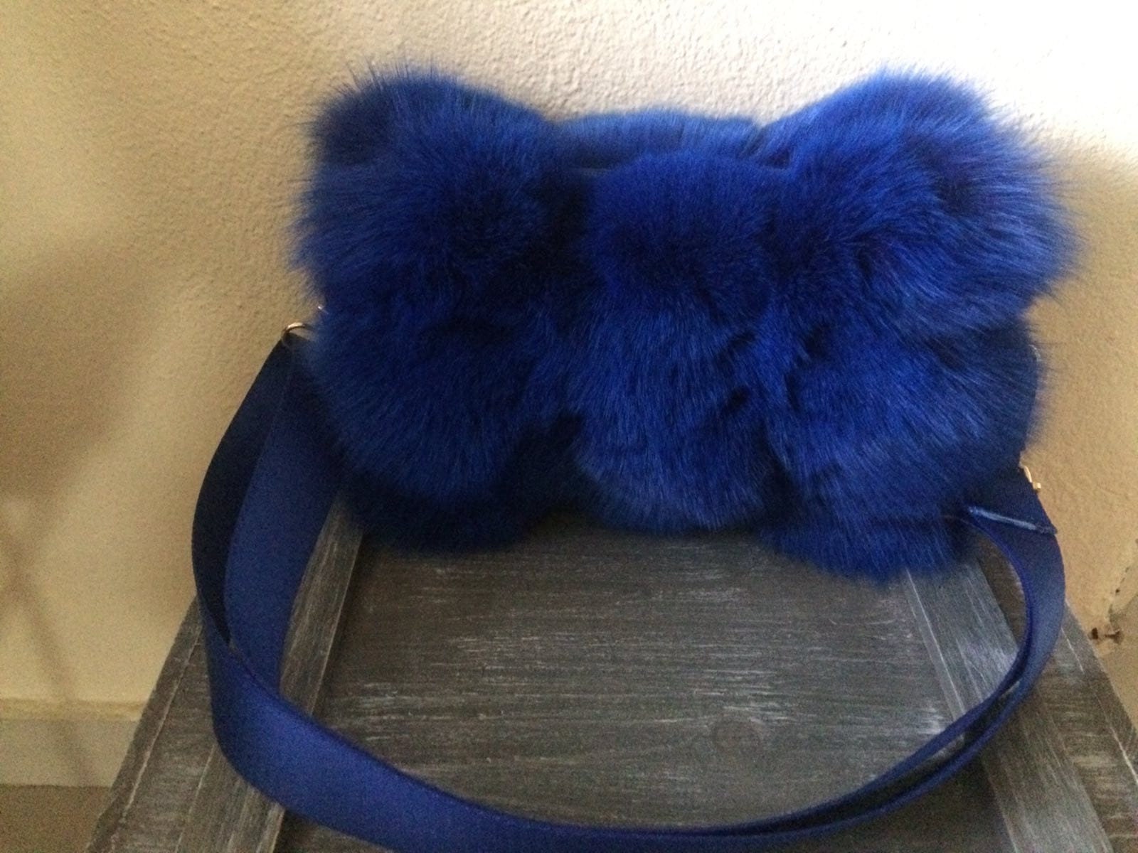 B. FUR BOX BAG