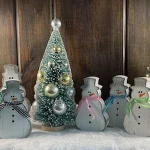 Rustic WOODEN SNOWMEN | TEIRED Tray Decor | Christmas Mantle | Shelf | Snow | Winter Table | Farmhouse Decoration | Chunky Wood | Primitive