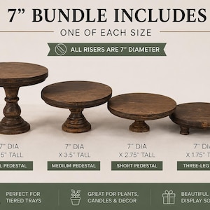 Puede incluir: Un conjunto de cuatro soportes de madera marr&oacute;n oscuro, cada uno con un di&aacute;metro de 17,78 cm. El set incluye un pedestal de 12,7 cm de alto, uno de 8,89 cm, uno de 6,99 cm y un soporte de tres patas de 4,45 cm, todos con veta de madera natural.