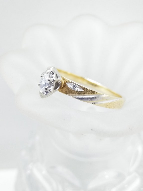 14k Gold Vintage Diamond Engagement Ring  Size 7 … - image 2