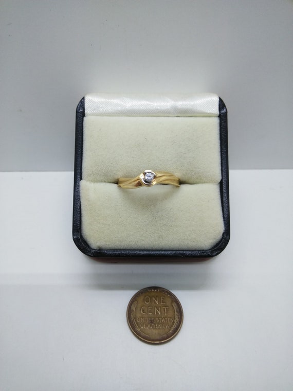 14k Gold Vintage Solitaire Diamond Ring  Size 7  … - image 5