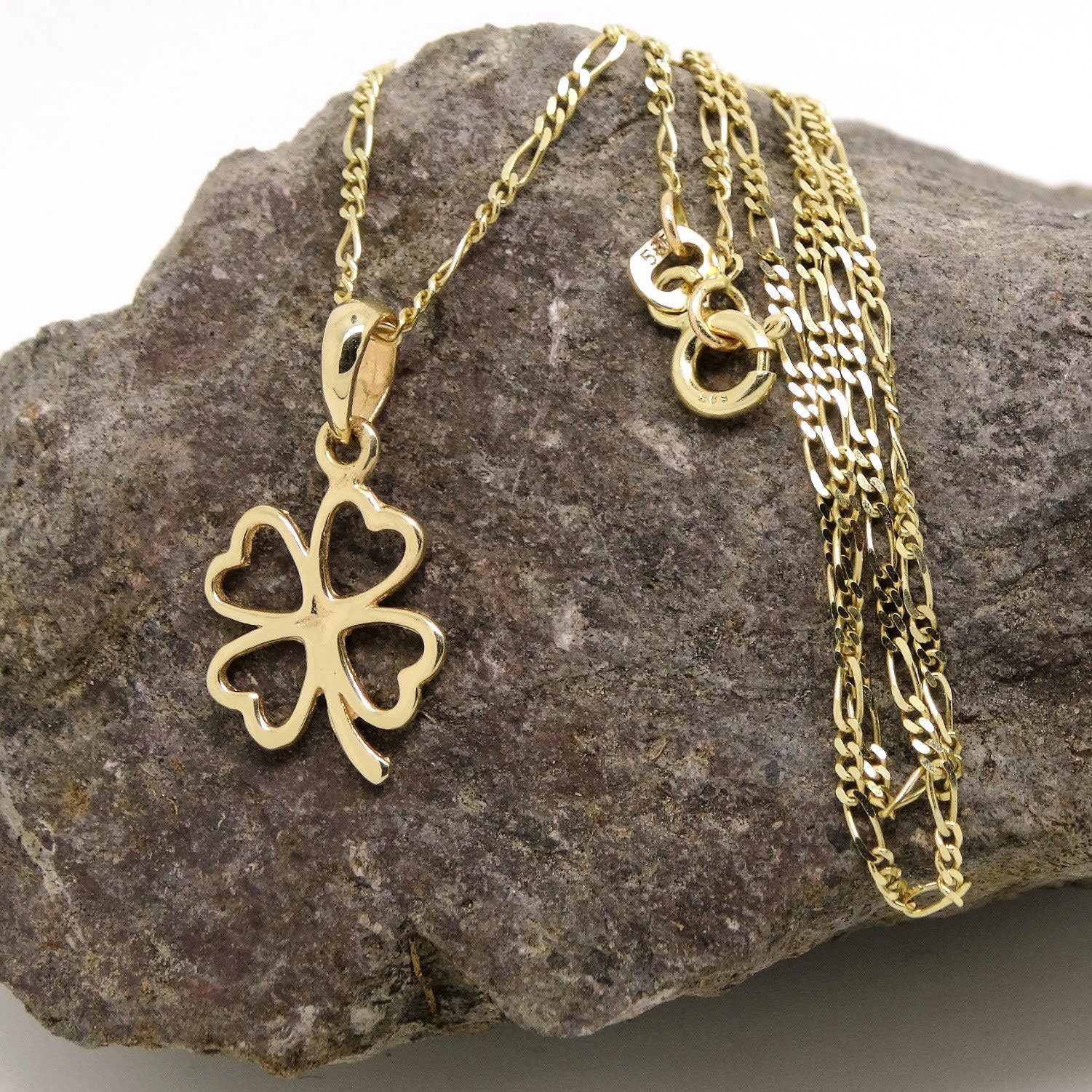 Four-Leaf Clover Necklaces Gold