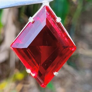 Natuurlijke rode robijn hanger 90,00 kt ruitvorm gecertificeerde EGL-edelsteen 6ANV