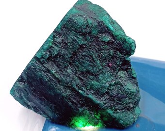 Natural 4.50 Ct Certified Colombian Green Emerald – Unheated, Trillion Cut, Eye Clean – Loose Gemstone