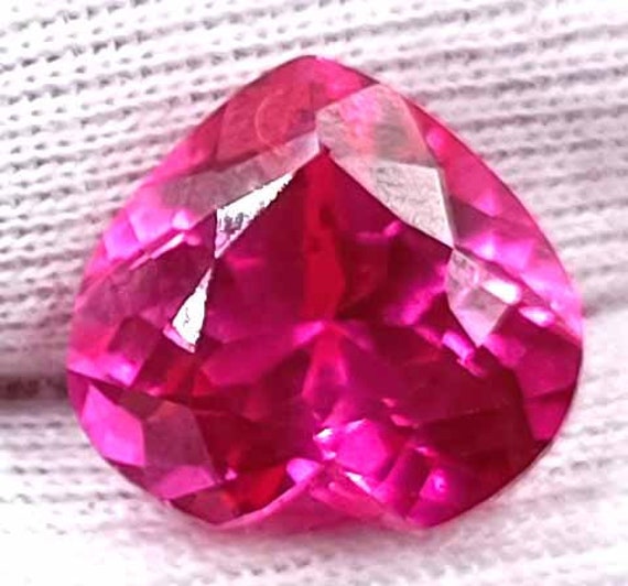 紫と赤のルース石2点セット ルビー 宝石ルース 裸石 天然石 ルースストーン 紅玉 パワーストーン