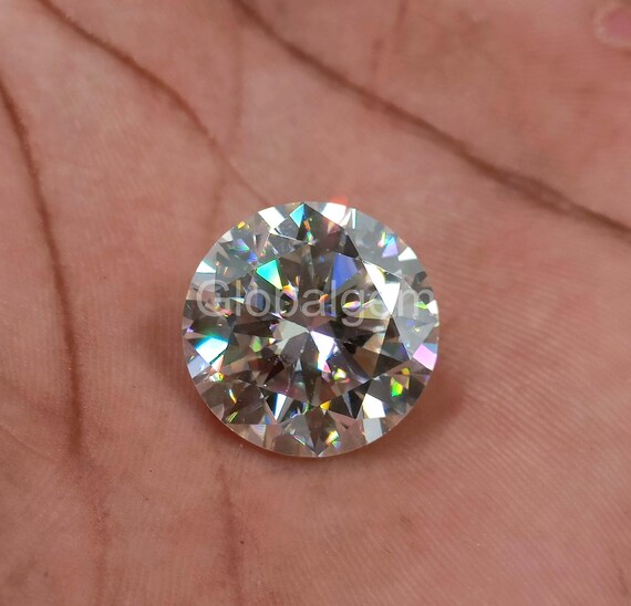 Diamante Coltivato In Laboratorio Da 4,00 Ct: Taglio Brillante Rotondo, Colore E, Purezza VVS2 - Italia