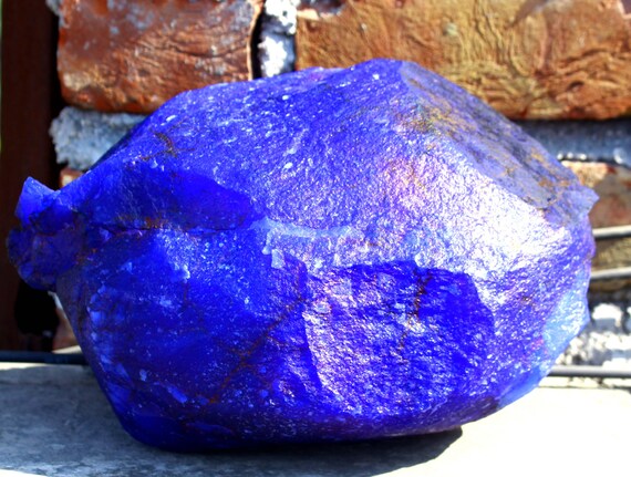 ブルーサファイア原石 最高級品質 60,000カラット / 12キロ 400