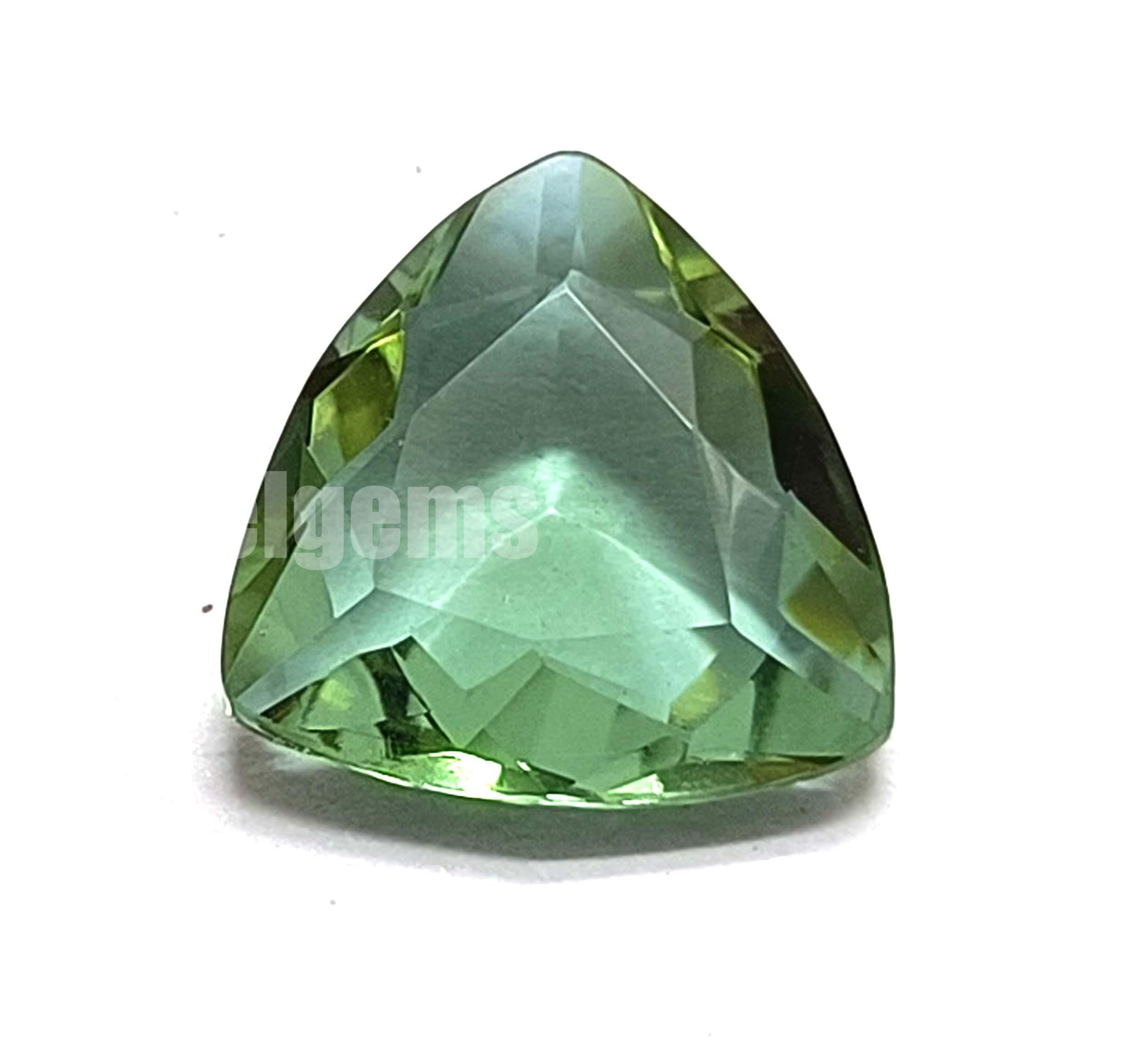 Alexandrite De Laboratoire 27.30 Carats - Pierre Précieuse Ronde à Facettes - Couleur Changeante