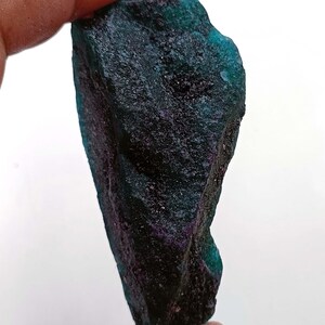 High-Quality 335.00 Ct Colombian Green Emerald Raw Chunk Uncut 77x36x21 mm Rough Shape Certified Natural Magnificent Earthmined SKM