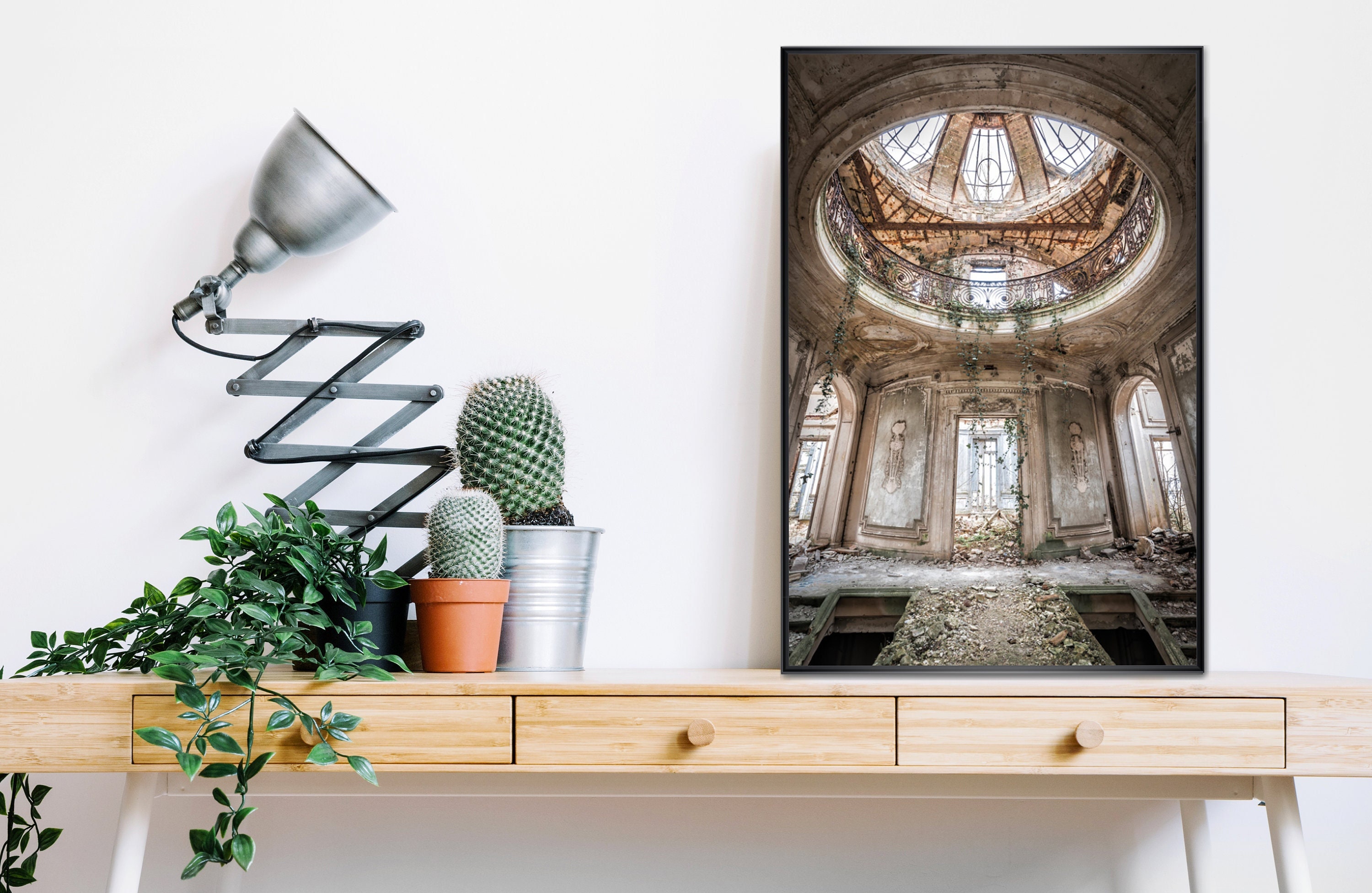 Photographie Urbex Le Dôme Sous La Verdure Exploration d'un Château en Ruines