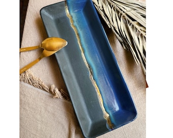Handgemaakte keramische serveerschaal: zwarte, blauwe en gouden metallic streep