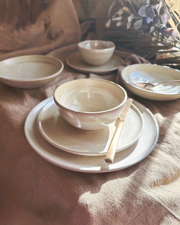 Beige & Perlweiß Geschirr-Set | Handgemachte Keramik | Handwerklich Handgefertigt in Kleinserien