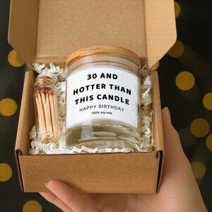 Bougie 30 ans et plus - Cadeau amusant pour 30e anniversaire pour femme, maman, amie ou collègue, soeur - Bougie faite main avec humour de l&#39;âge d&#39;or