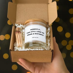 Still Look 49 bougies - Cadeau amusant du 50e anniversaire pour femme, amie ou collègue - Cadeau 50, 60 bougies marquantes pour elle, maman, soeur, grand-mère