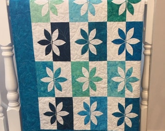 Handmade Throw/Lap Quilt - Wallflower Quilt