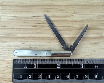 Vintage RC Robeson USA Mother Pearl 2-Blade Folding Pen Pocket Knife Old