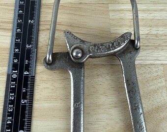 J.C.Forester & Son 4 in 1 Jar Opener Combination Kitchen Tool Patent Sep 13 1910