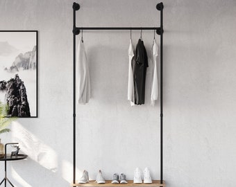 Kleiderstange Garderobe Rohre im Industrial Design aus schwarzen Wasserrohren - mit ein Holzbrett