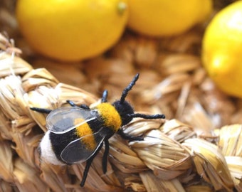 Bumble bee needle felted brooch, Realistic Insect  Jewelry, Women scarf accessories, Autumn fashion