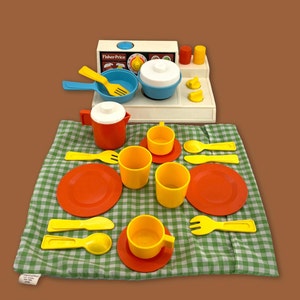 1979-86 FISHER PRICE #919 Kitchen Set / Age 2+