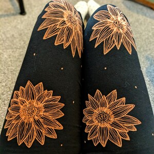 Leggings faits main à fleurs printanières. Pantalon de méditation yoga Hippy Boho Festival, jardinage floral durable, cadeau botanique pour femme, femme. image 2