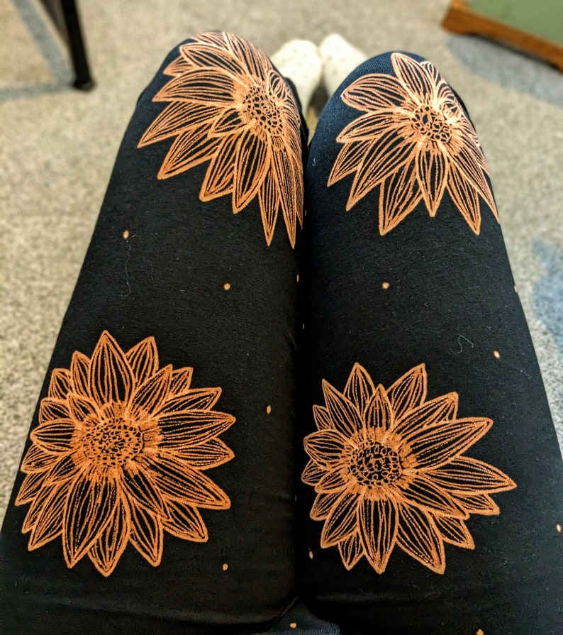 Leggings faits main à fleurs printanières. Pantalon de méditation yoga Hippy Boho Festival, jardinage floral durable, cadeau botanique pour femme, femme. image 2