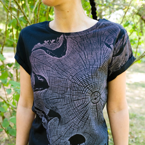 T-shirt bio grain de bois pour femme, impression multicolore, manches retroussées, acacia noir