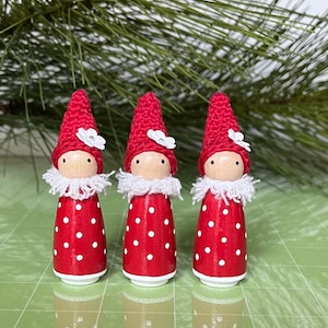 Santa Peg Doll Girl/2”Hand-painted Christmas Peg Doll/Holiday Decor/Christmas Gift/Christmas Ornament/Keepsake Doll/Pretend Play/Minature