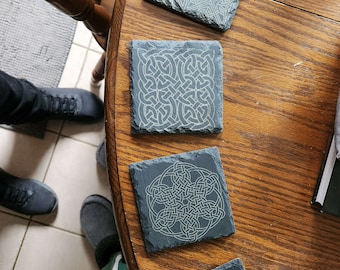 Porta-copos com nó celta gravado a laser (conjunto de 4)