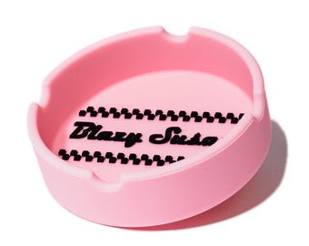 Blazy Susan Classic Silicone Ashtray | 3.25" | Pink or Black