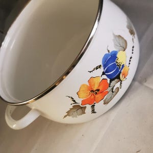 Olla grande vintage de los años 70, cacerola, sartén, esmaltada, utensilios de cocina, decoración de cocina retro