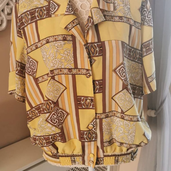 Vintage 1970's style blouse, made in England, size 20,retro pattern, short sleeves, buttons decor, yellow, brown, summery, earthy colours