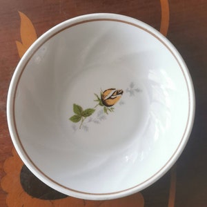 Sovjetunionen, vintage 1970-tal, liten syltskål med rosenmönster, retro bordsservering, Riga, Sovjet-Lettland, RPR porslinsfabrik