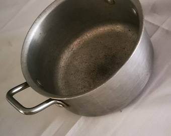 Vintage aliuminium saucepan/pot, true vintage, retro, cooking gadgets, home decor, garden decor