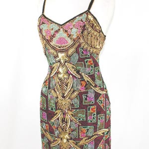 JTRIMMING Sukienka vintage z krótkim rękawem, haftowana ręcznie, zdobiona koralikami i cekinami oraz nadrukiem ręcznym na jedwabiu, styl 5040 M